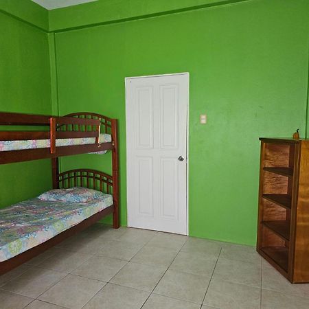 Fish Tobago Guesthouse Or Joy And Brandon Guesthouse Buccoo Pokój zdjęcie