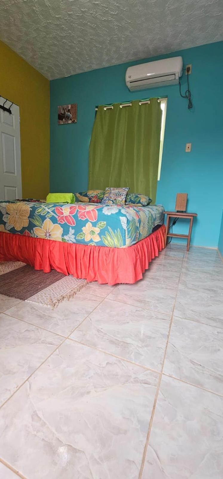Fish Tobago Guesthouse Or Joy And Brandon Guesthouse Buccoo Pokój zdjęcie