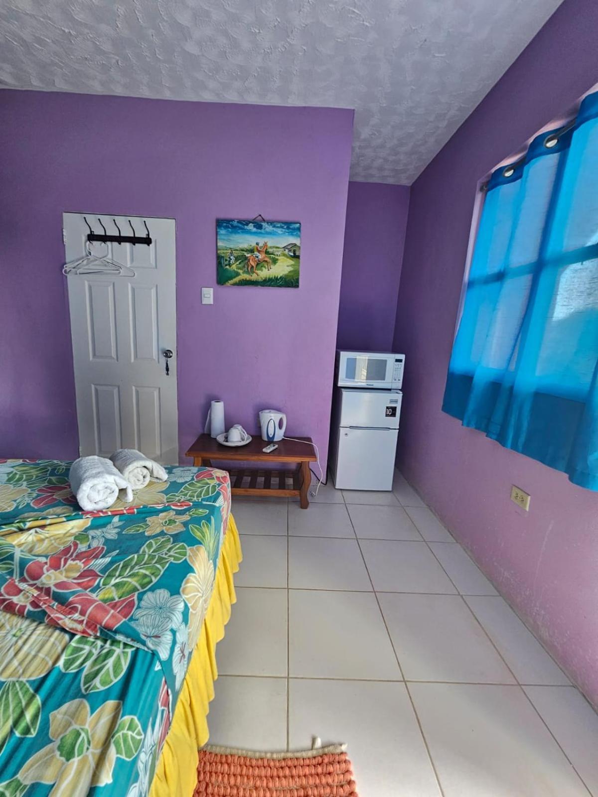 Fish Tobago Guesthouse Or Joy And Brandon Guesthouse Buccoo Pokój zdjęcie